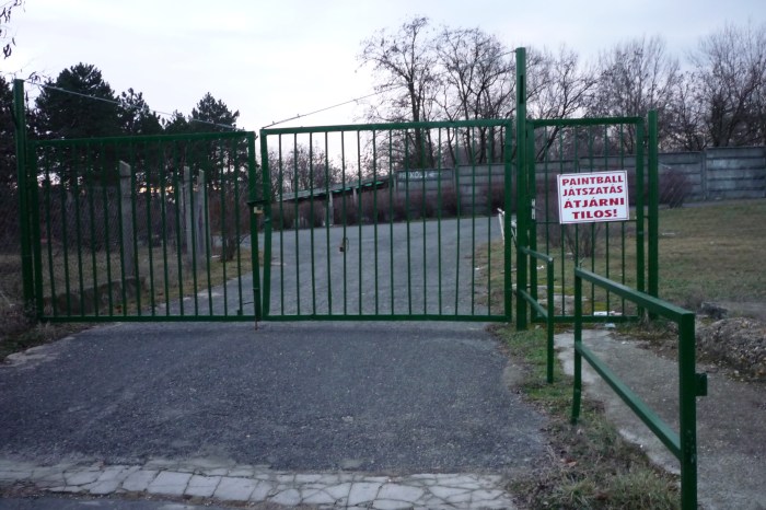 P1030628_kapu_balra_laktanya_jobbra_hap